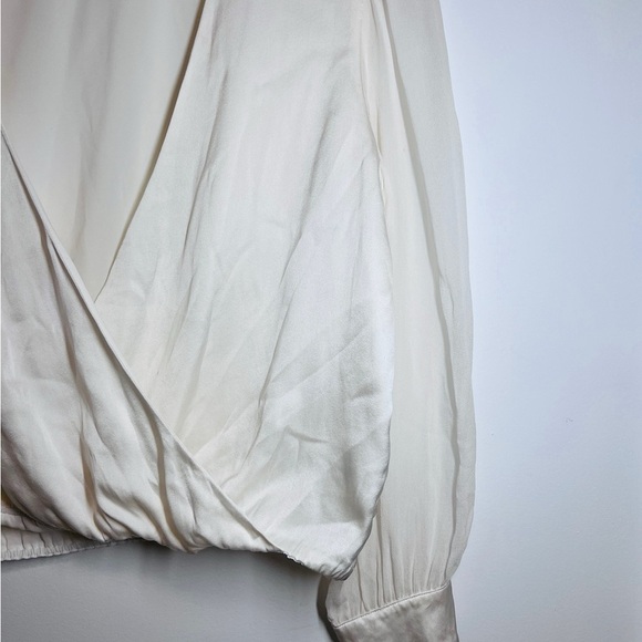 Alice + Olivia V Neck White Sheer Silk  Cropped Blouse Shirt medium - Picture 5 of 12